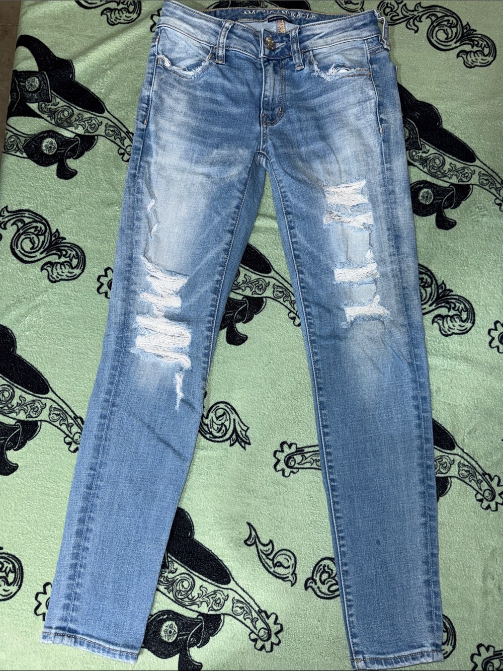 NWOT American Eagle Outfitters Light Blue Distressed Skinny Jeans WOMENS 00